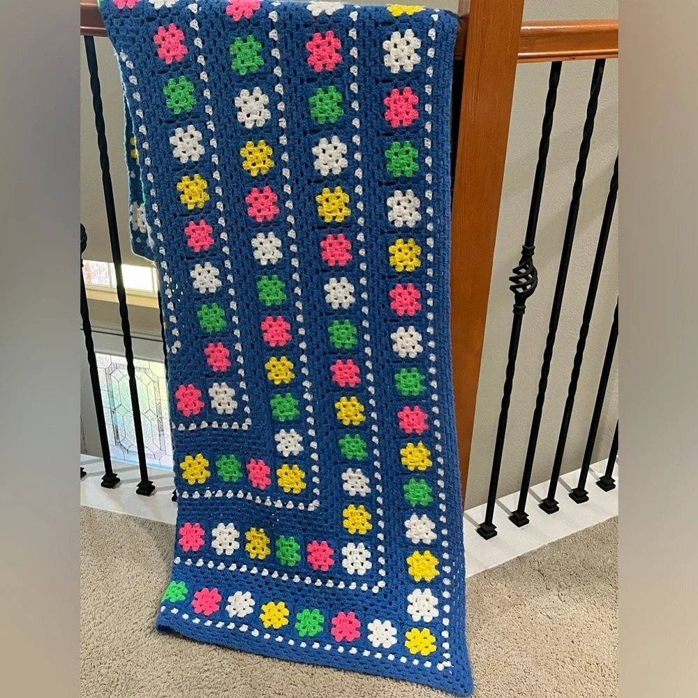 VINTAGE GRANNY SQUARE CROCHET BLANKET, AFGHAN, HANDMADE, BLUE MULTICOLORED 60x72